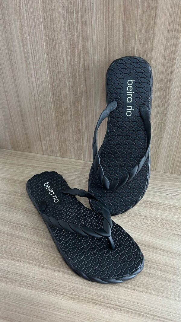 Chinelo Beiro Rio
